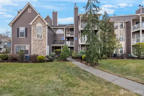 208 Blew Ct, East Brunswick, NJ 08816