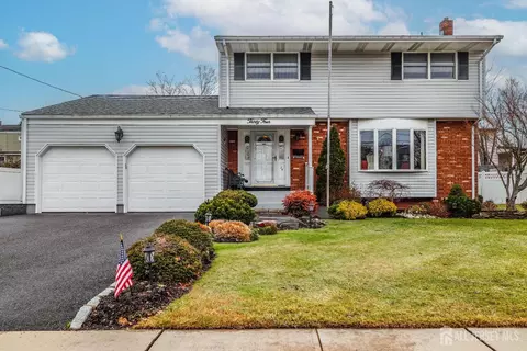 34 Timberlane Dr, Colonia, NJ 07067