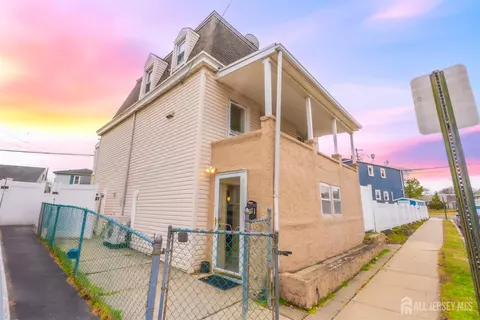 439 Ashley St, Perth Amboy, NJ 08861