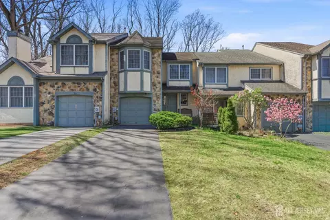 15 Dorchester Dr, East Brunswick, NJ 08816