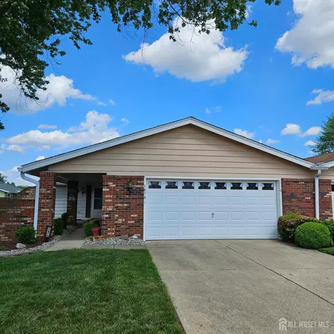 187 Newport Rd #A, Monroe, NJ 08831
