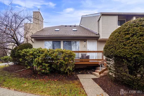 99 Kelly Dr, Edison, NJ 08820