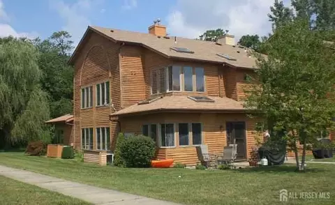 135 Brandywine Ct, Brick, NJ 08724