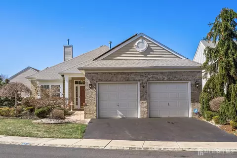 9 Sonoma St, Monroe, NJ 08831
