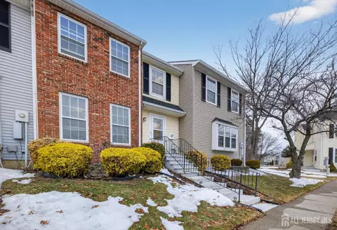 51 Lantern Ln, Sayreville, NJ 08872
