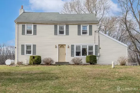 35 Potts Rd, Robbinsville, NJ 08691