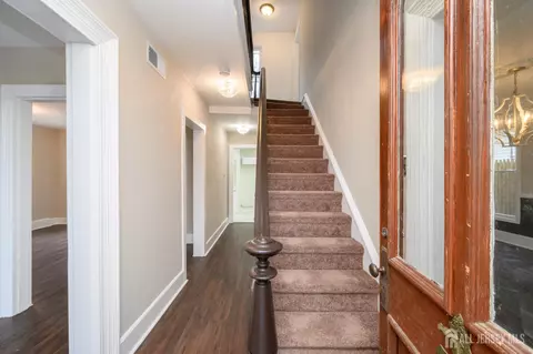 32 High St, Blairstown, NJ 07825