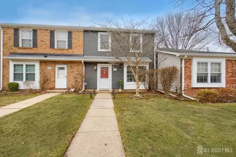 374 Constitution Cir, North Brunswick, NJ 08902