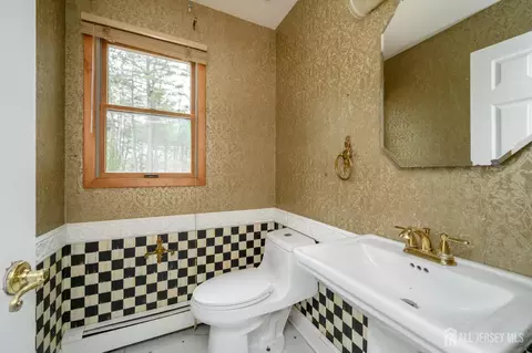 Bath - 9 Southfork Dr, Jackson, NJ 08527 photo 1 of 5