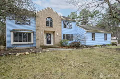 9 Southfork Dr, Jackson, NJ 08527