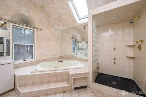 Bath - 9 Southfork Dr, Jackson, NJ 08527 photo 3 of 5