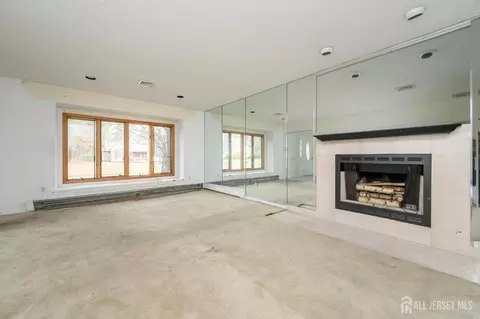 Living - 9 Southfork Dr, Jackson, NJ 08527 photo 3 of 10