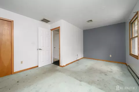 Bedroom - 9 Southfork Dr, Jackson, NJ 08527 photo 4 of 5