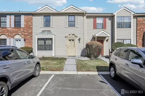 204 Hampshire Ct, Piscataway, NJ 08854