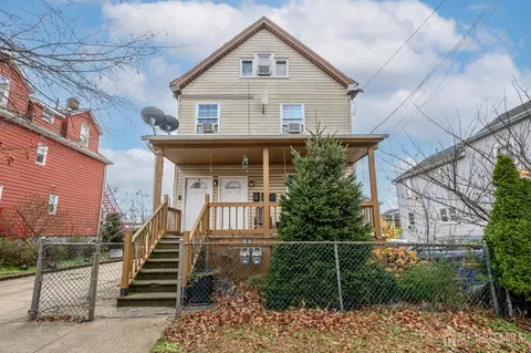 374 Delavan St, New Brunswick, NJ 08901