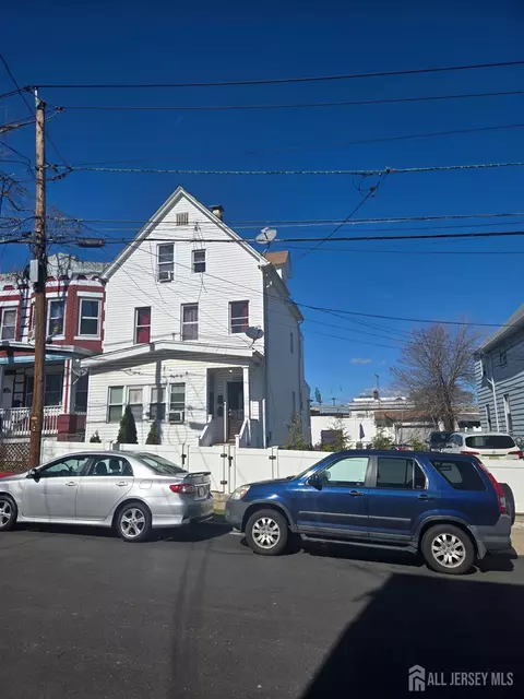 300 Alpine St, Perth Amboy, NJ 08861