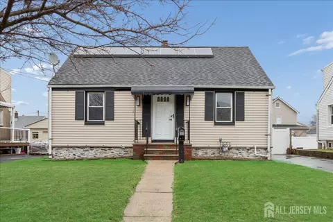 92 William St, Carteret, NJ 07008