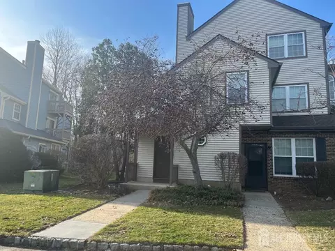 7172 Elm Ct, South Brunswick, NJ 08852