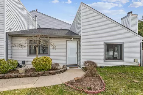 92 Lexington Cir, Matawan, NJ 07747