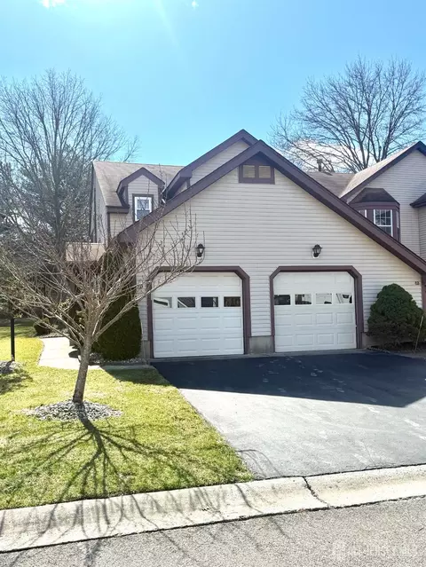 8 Ingram Dr #D, Monroe, NJ 08831
