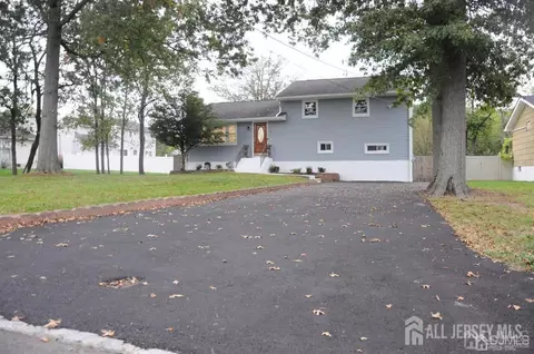 9 Water St, Piscataway, NJ 08854