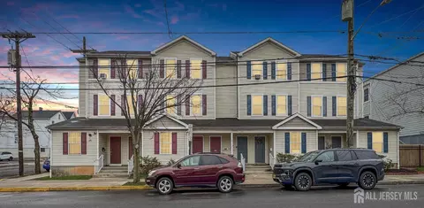130 Remsen Ave #B, New Brunswick, NJ 08901