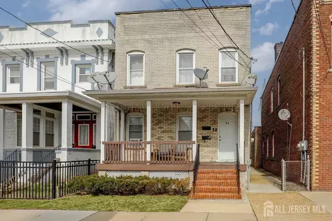 72 Pulaski Ave, Carteret, NJ 07008