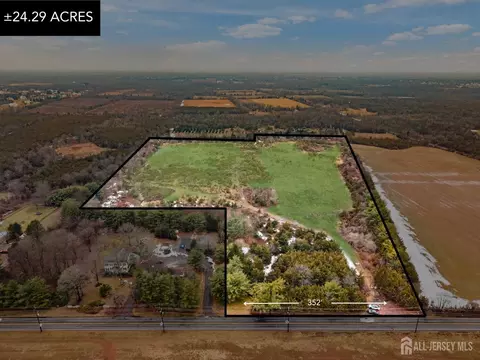 583 S Middlebush Rd S, Franklin, NJ 08873