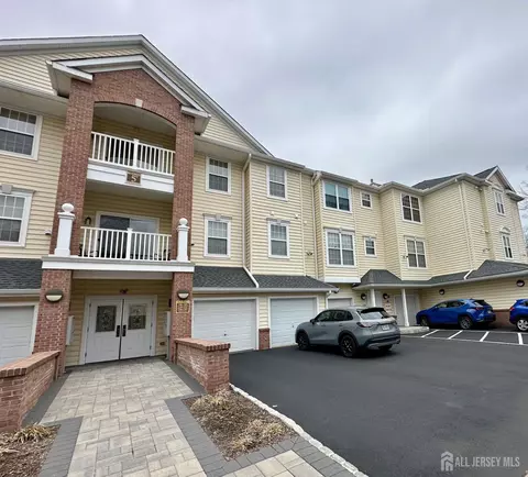 2303 Neville Ct, Somerset, NJ 08873