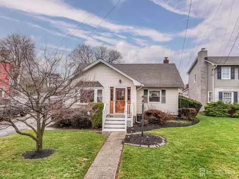 381 Stelle Ave, North Brunswick, NJ 08902
