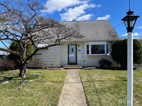 4 Rodney Rd, East Brunswick, NJ 08816