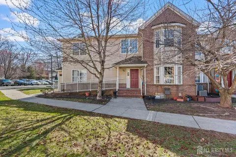 189 Sunshine Dr, Piscataway, NJ 08854