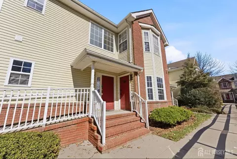 182 Sunshine Dr, Piscataway, NJ 08854
