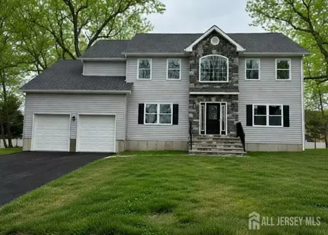 40 Ave I, Monroe, NJ 08831