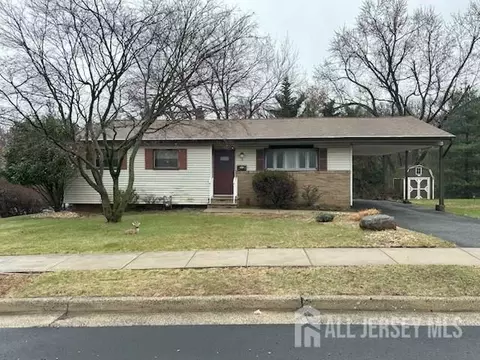 3 Brookside Rd, Edison, NJ 08817