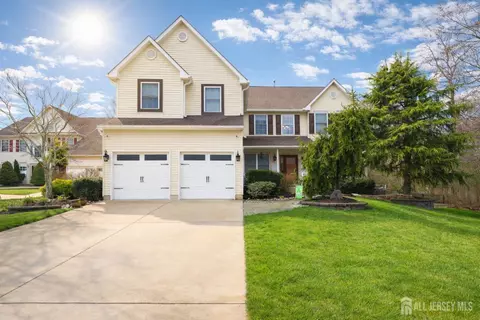 8 Clearbrook Ct, Howell, NJ 07731
