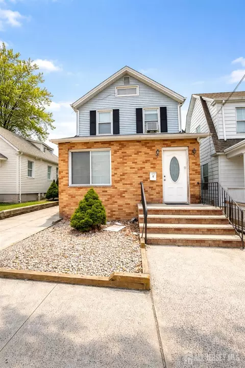6 S 9th Ave, Highland Park, NJ 08904