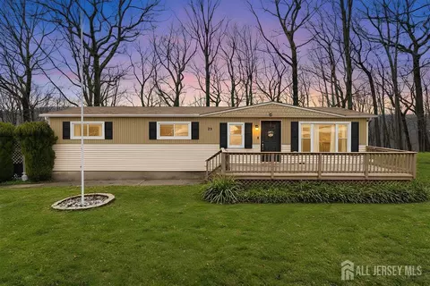 23 Mark Dr, High Bridge, NJ 08829