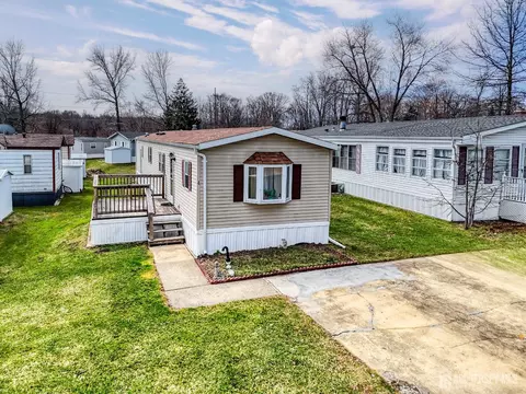 4 Byron Rd, North Brunswick, NJ 08902
