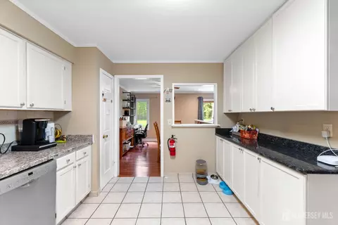 Kitchen - 131 Redpine Loop, Old Bridge, NJ 08857 photo 4 of 4