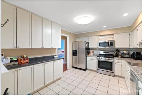 Kitchen - 131 Redpine Loop, Old Bridge, NJ 08857 photo 3 of 4