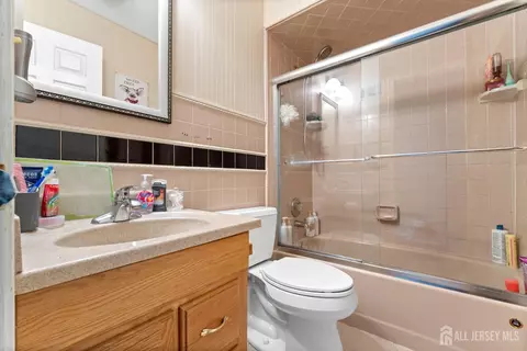 Bath - 131 Redpine Loop, Old Bridge, NJ 08857 photo 2 of 3