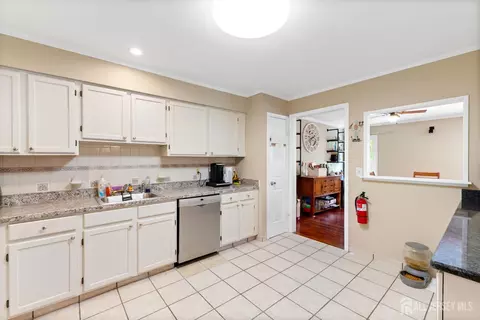 Entry Way - 131 Redpine Loop, Old Bridge, NJ 08857 photo 2 of 4