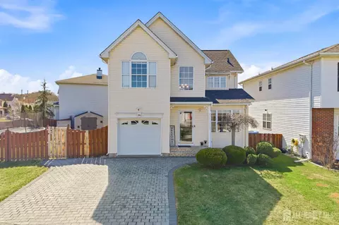 24 Rubar Dr, Parlin, NJ 08859