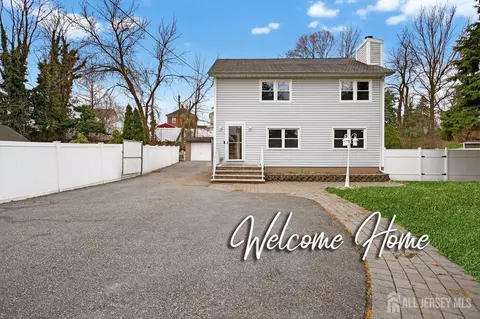 49 Metuchen Ave, Woodbridge, NJ 07095