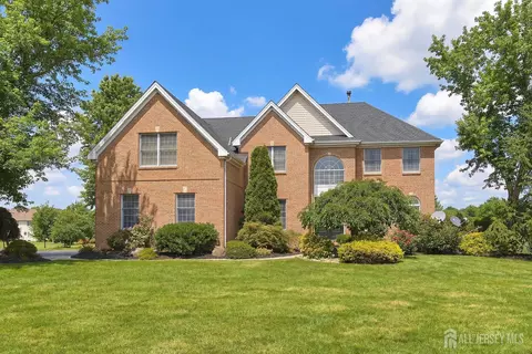 14 E Barnyard Ct, Plainsboro, NJ 08536