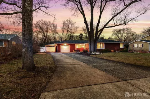 41 Brookside Dr Ave, Old Bridge, NJ 08857