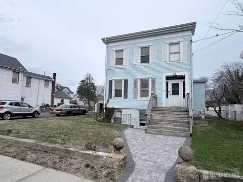41 Atlantic St, Keyport, NJ 07735