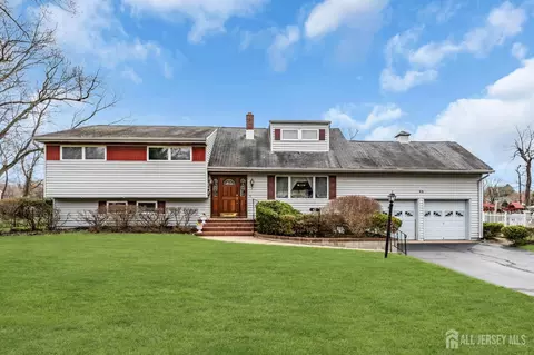 42 Riveredge Rd, Tinton Falls, NJ 07724