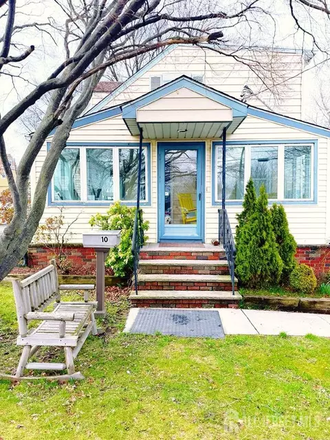 10 E William St E, Fords, NJ 08863